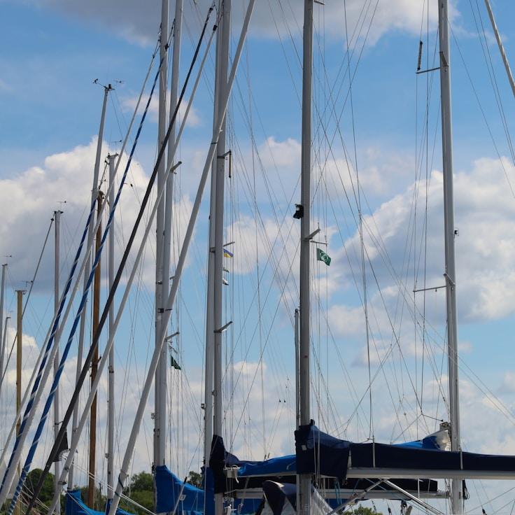 Team-building yacht experience